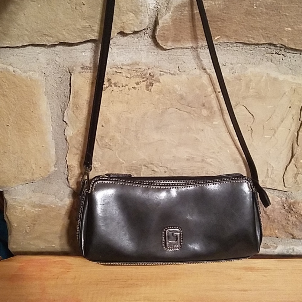 Vintage Guess purse. Small